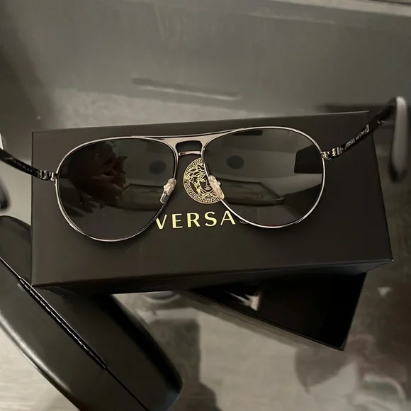 Versace Occhiale Metallo Sunglasses - Picture 8 of 12